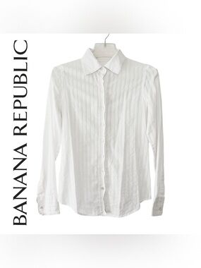 Vintage y2k Banana Republic white pinstripe long sleeve button up top